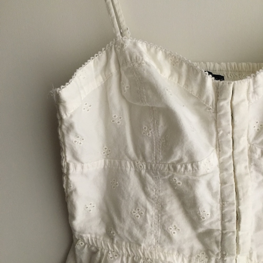 🍒 4/$30 Eyelet top - Picture 3 of 5